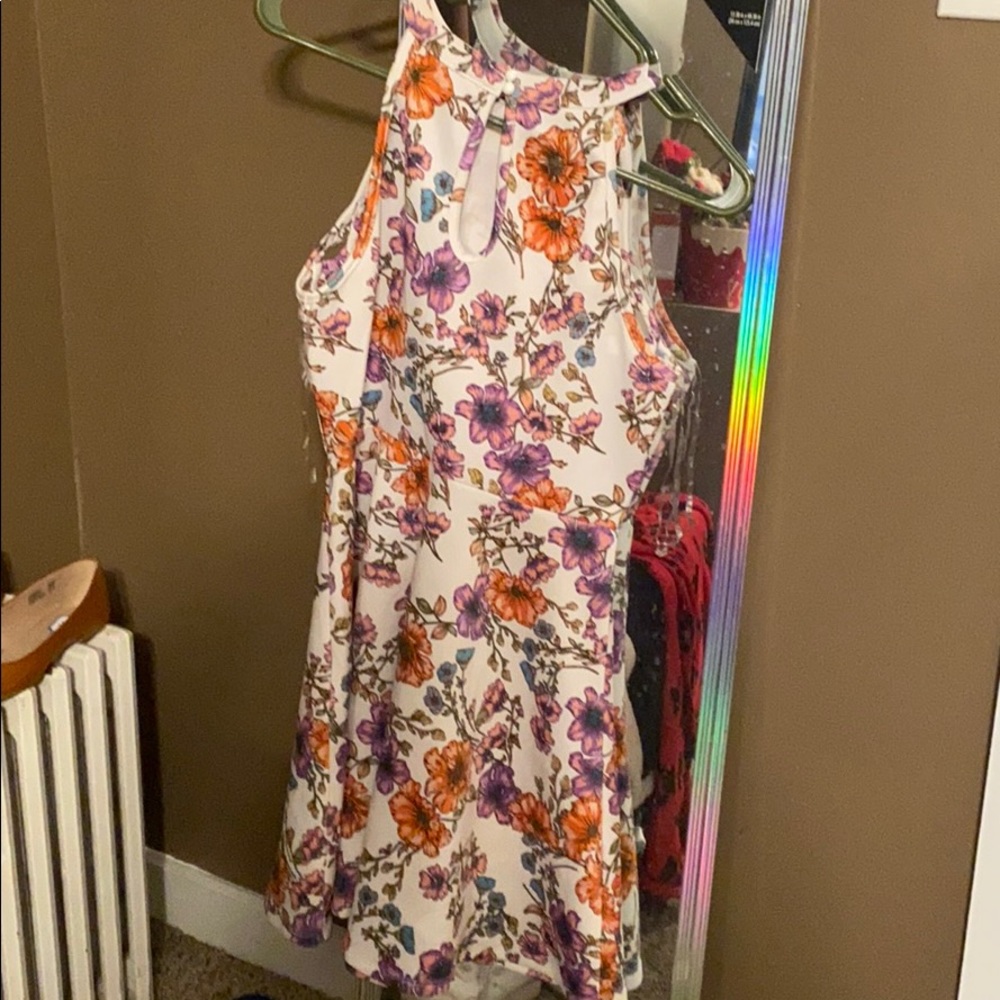 Dress - Picture 3 of 3